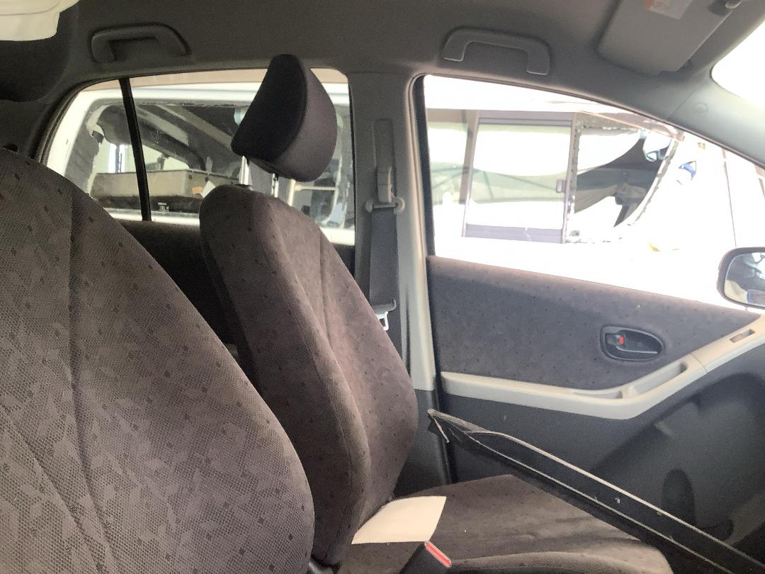 Photo '16' of Toyota Vitz