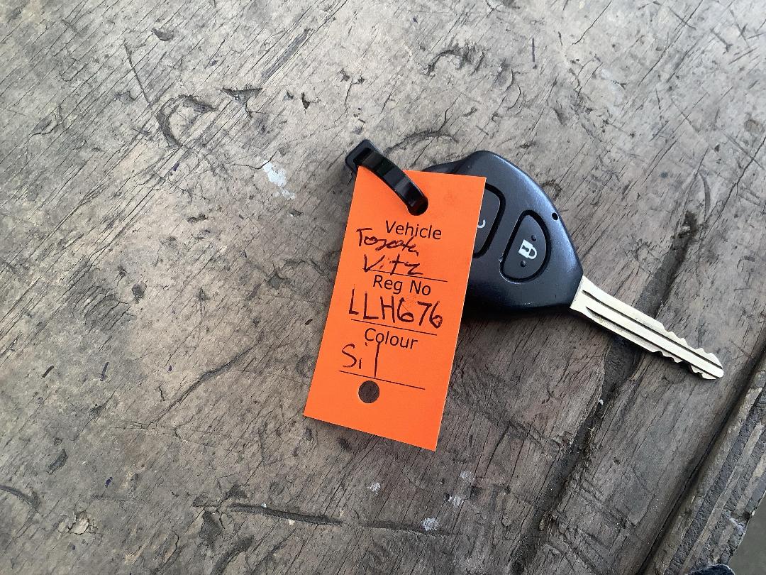 Photo '23' of Toyota Vitz