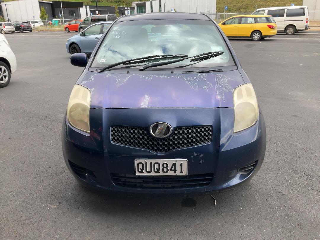 Photo '2' of Toyota Vitz