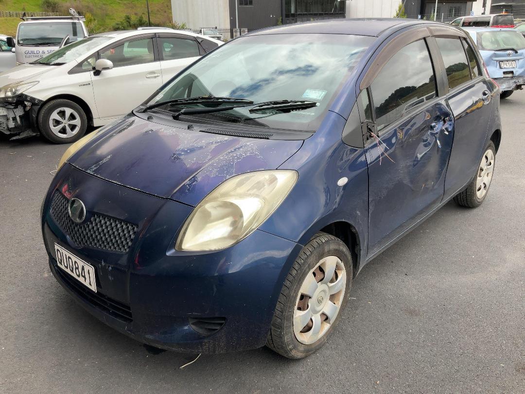 Photo '3' of Toyota Vitz