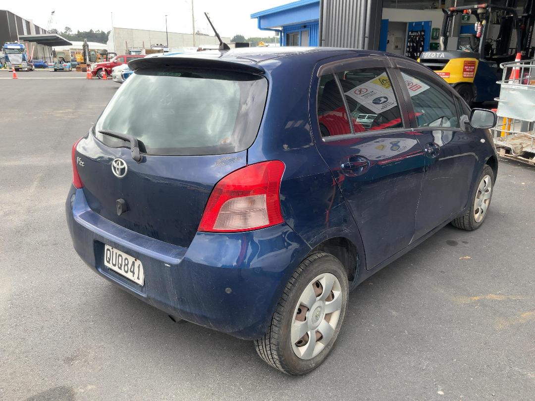 Photo '7' of Toyota Vitz