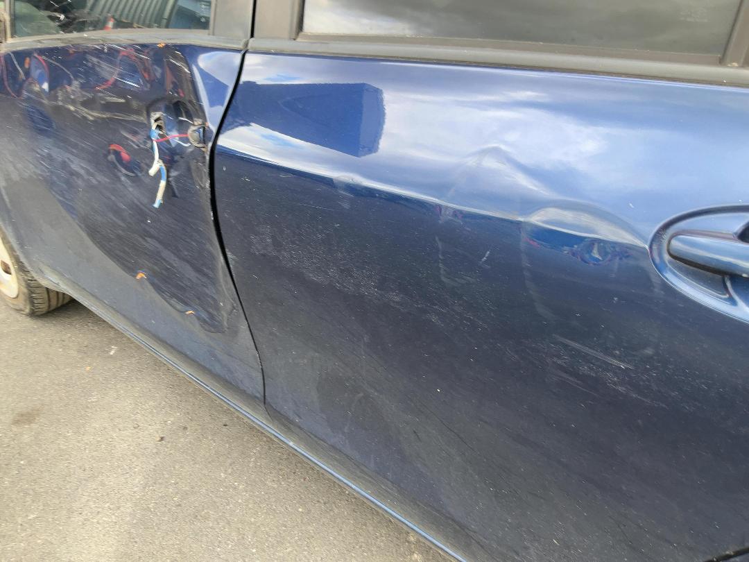 Photo '14' of Toyota Vitz