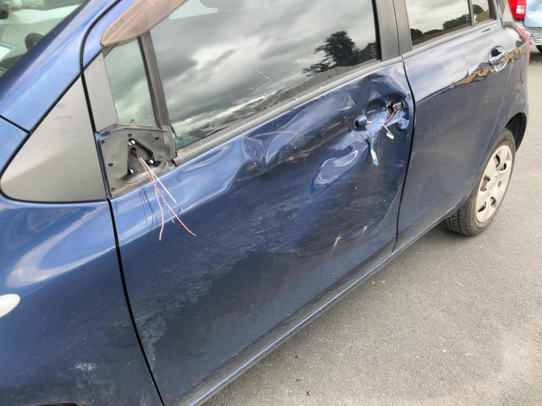 Photo '15' of Toyota Vitz