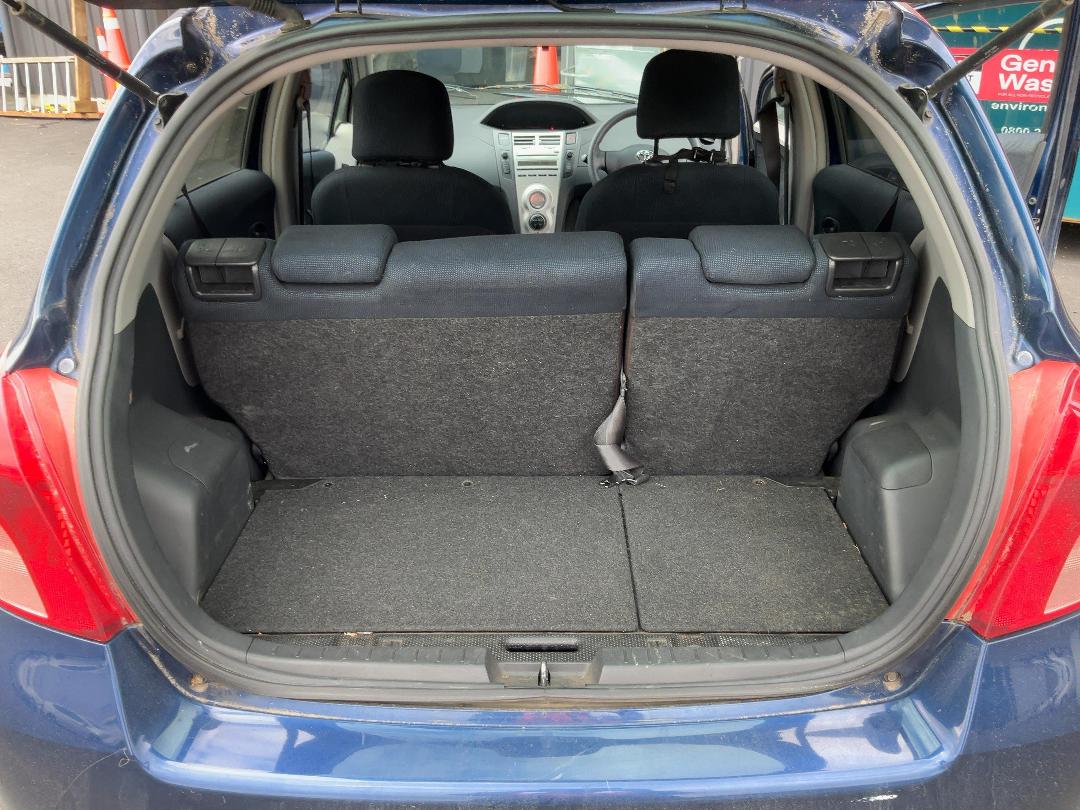 Photo '21' of Toyota Vitz