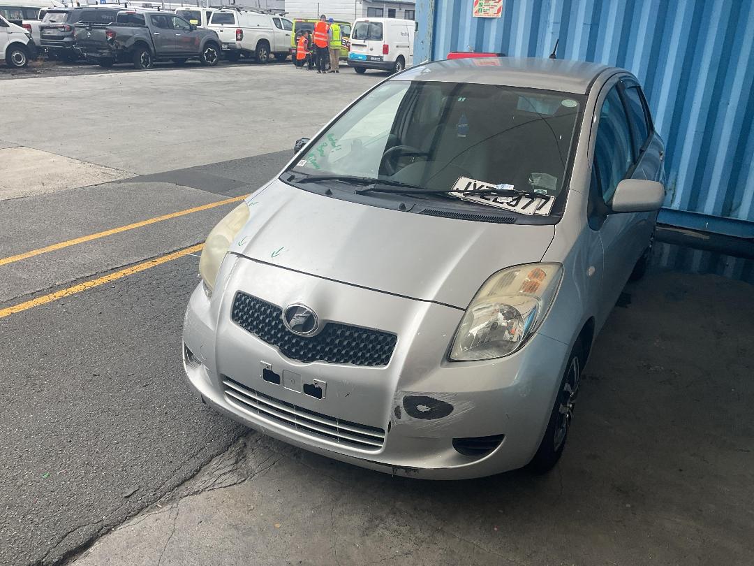 Photo '6' of Toyota Vitz