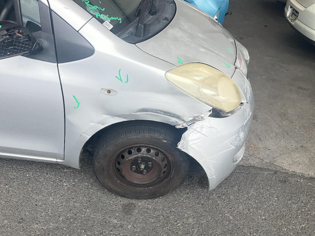 Photo '4' of Toyota Vitz