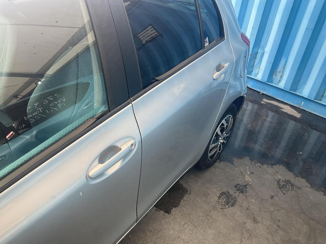 Photo '10' of Toyota Vitz