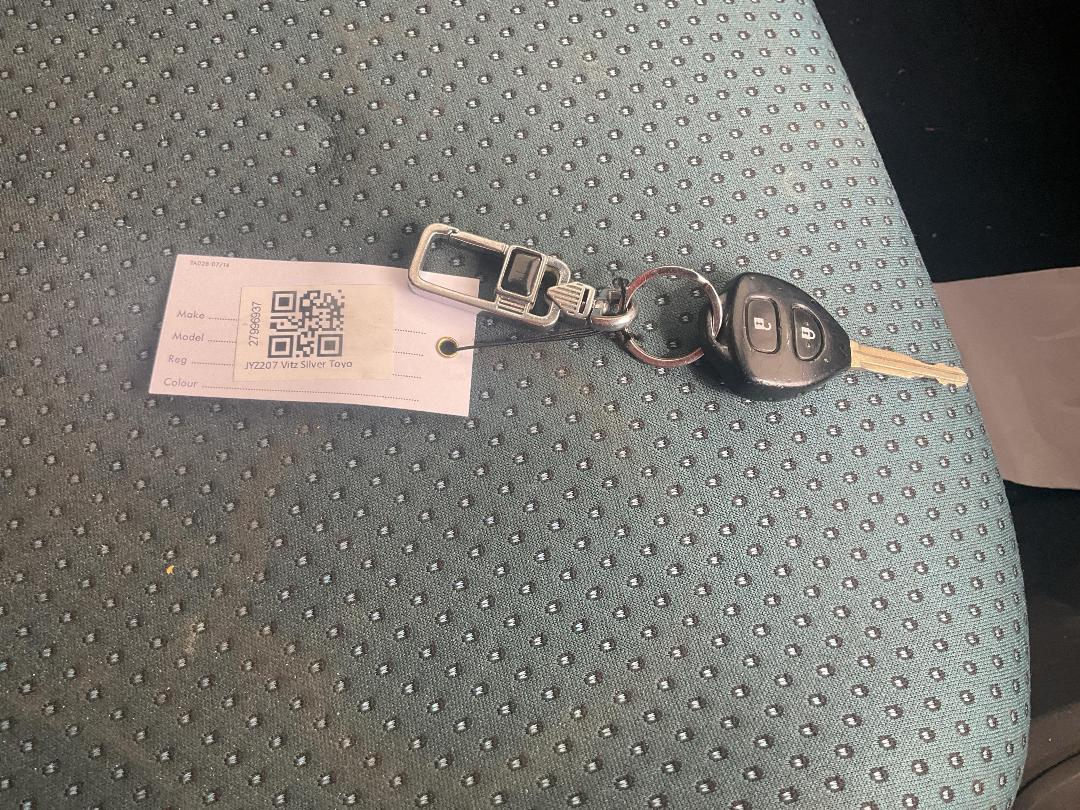 Photo '21' of Toyota Vitz