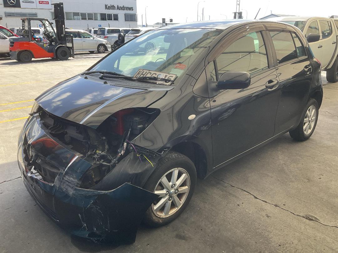 Photo '6' of Toyota Vitz