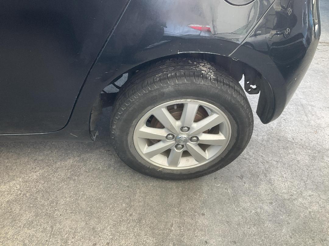 Photo '10' of Toyota Vitz