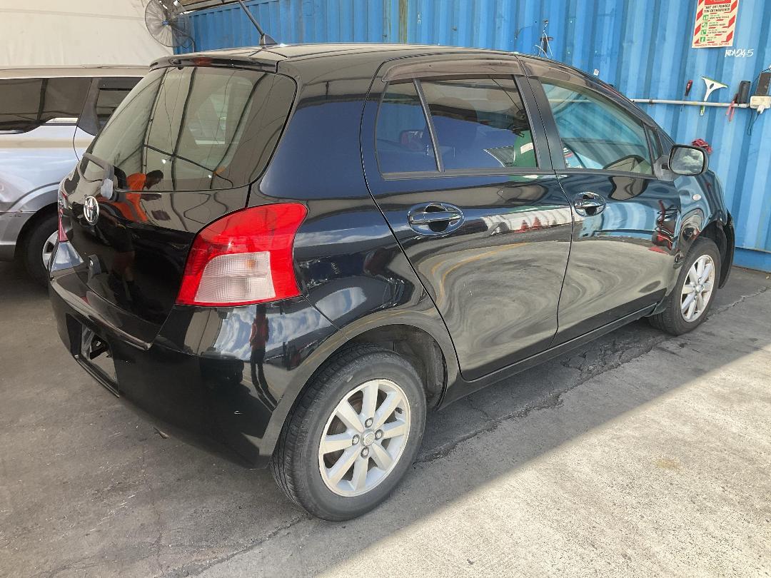 Photo '16' of Toyota Vitz