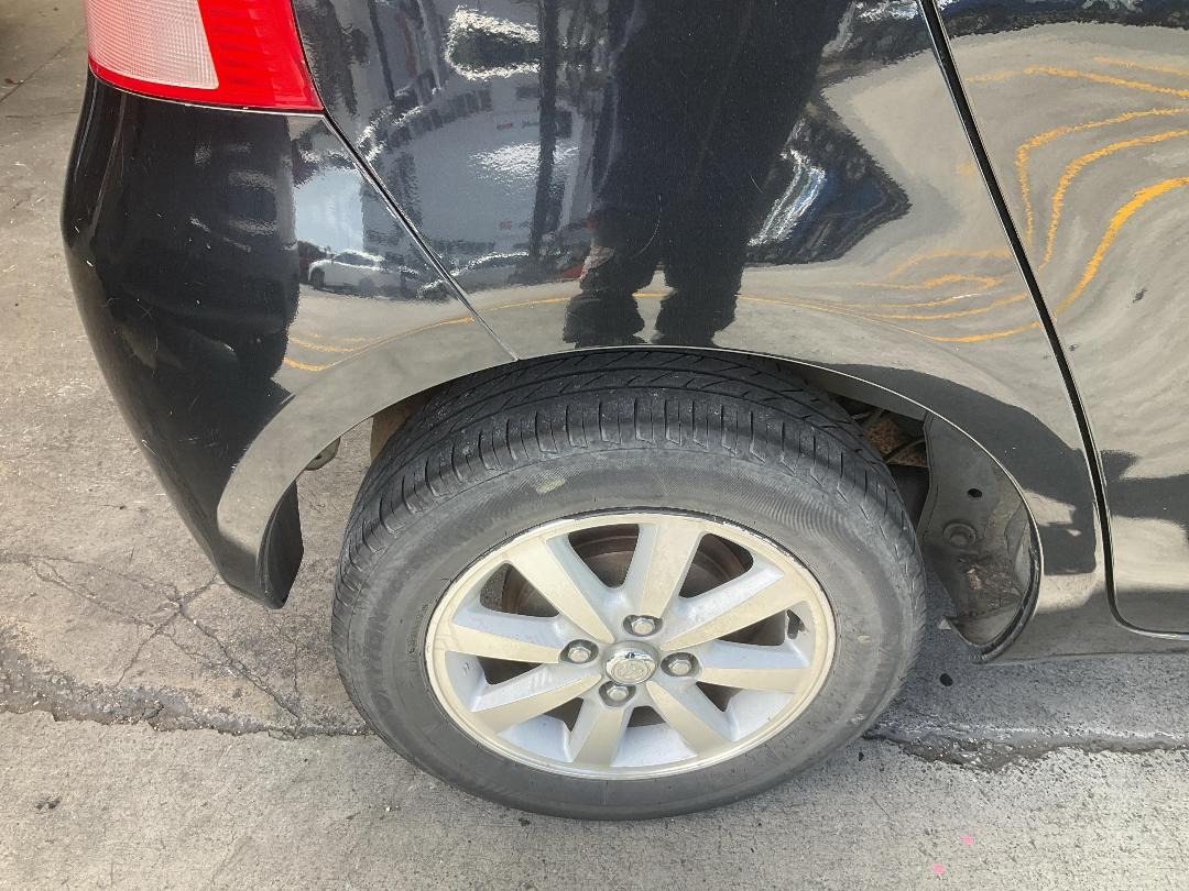 Photo '17' of Toyota Vitz