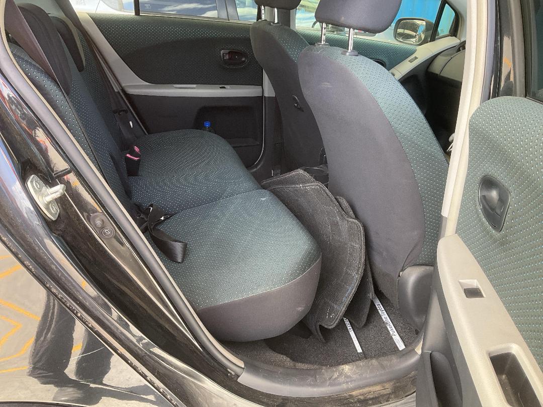 Photo '20' of Toyota Vitz