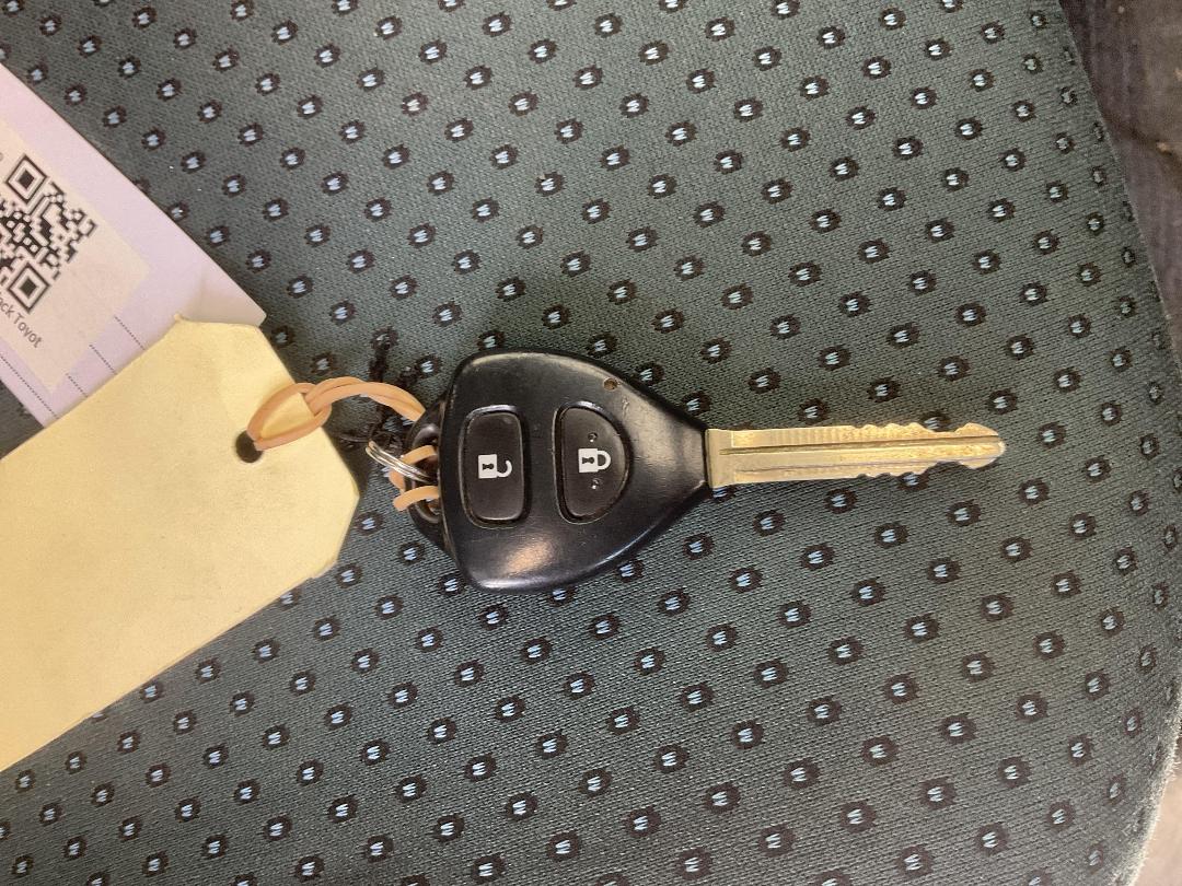 Photo '23' of Toyota Vitz