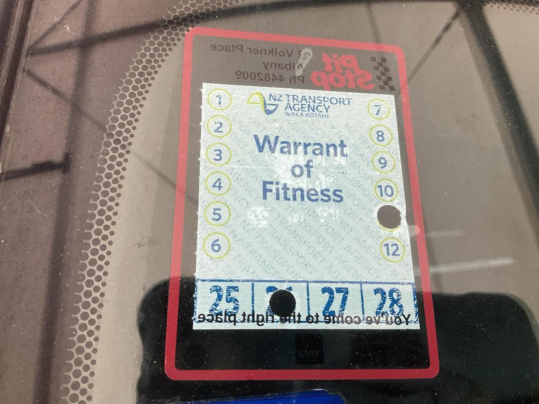 Photo '28' of Toyota Vitz