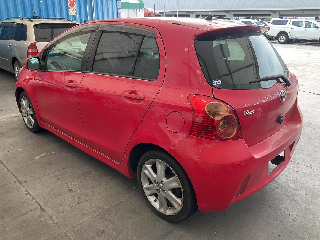 Photo '13' of Toyota Vitz Photo '13' of Toyota Vitz