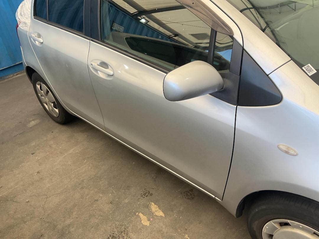 Photo '3' of Toyota Vitz