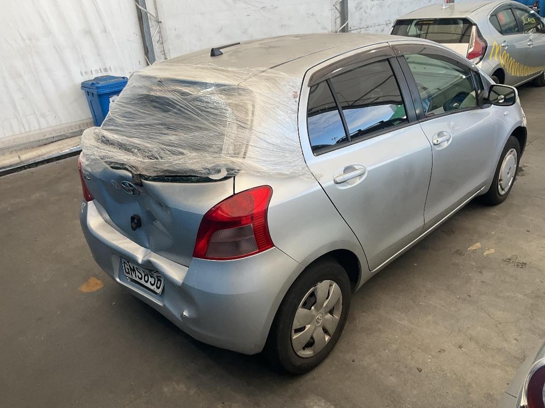 Photo '12' of Toyota Vitz