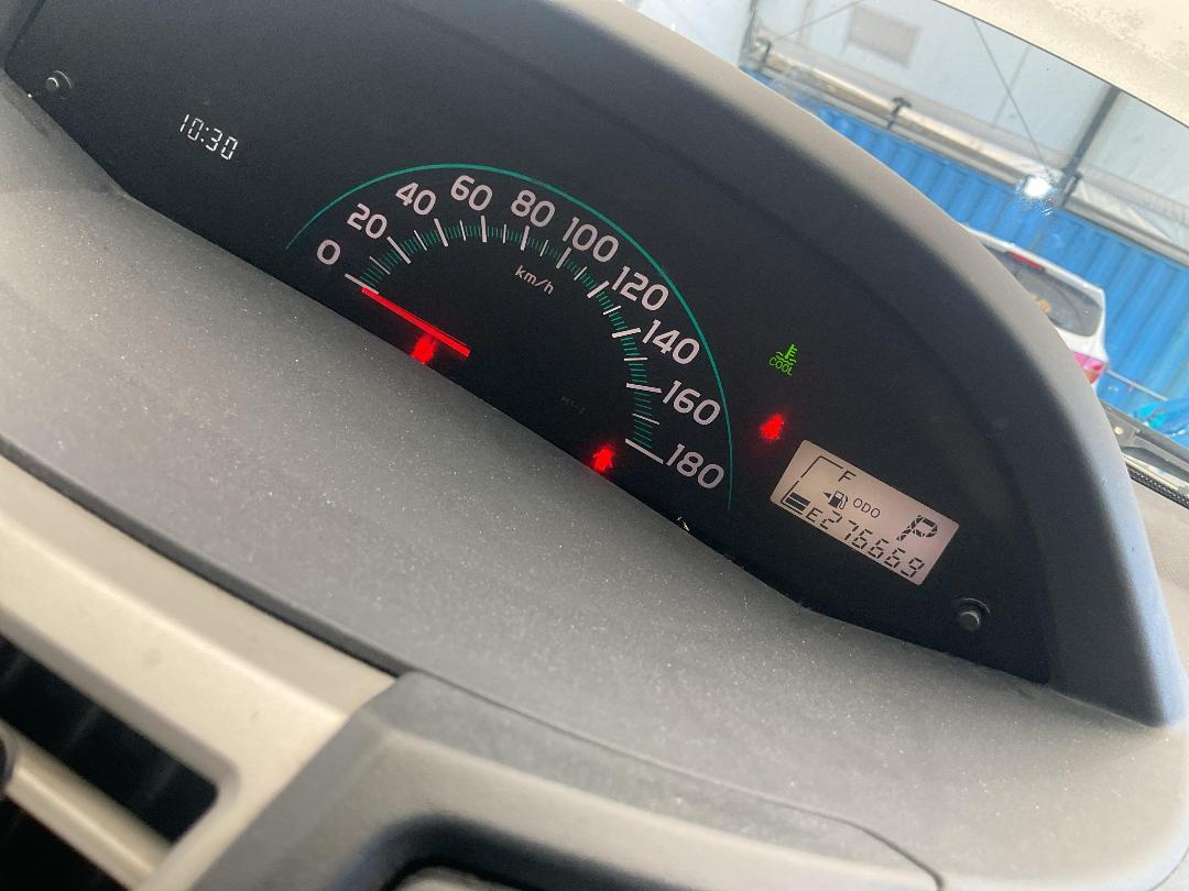 Photo '18' of Toyota Vitz