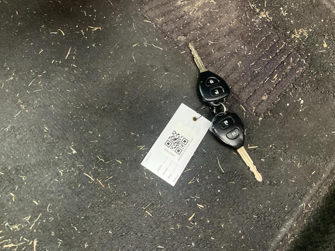 Photo '19' of Toyota Vitz