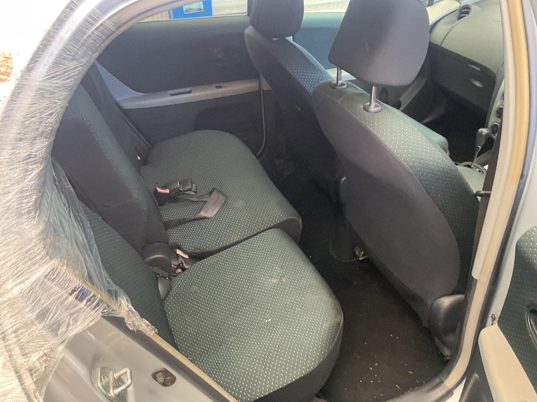 Photo '21' of Toyota Vitz