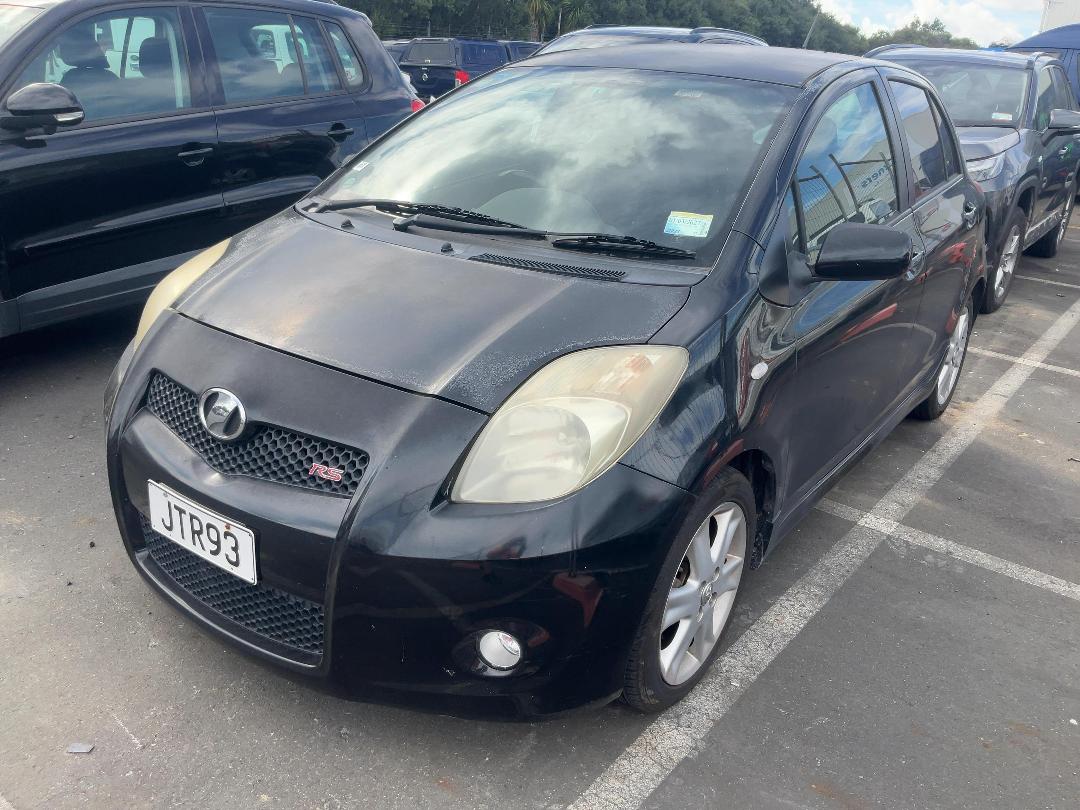 Photo '2' of Toyota Vitz