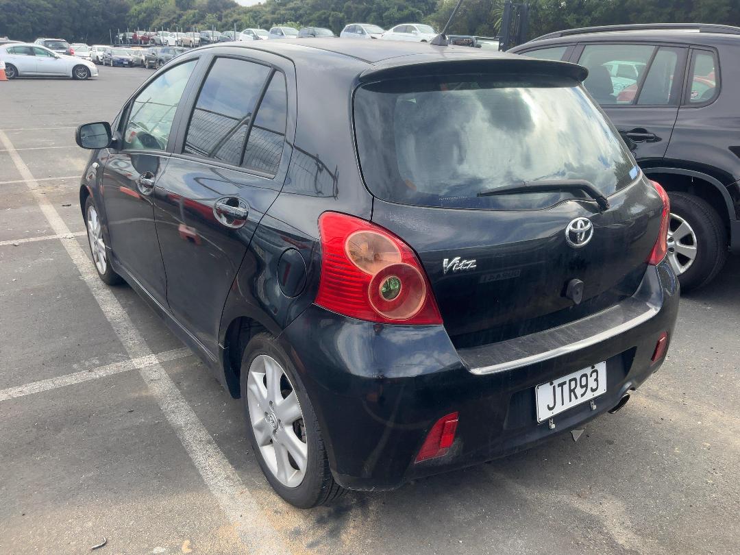 Photo '3' of Toyota Vitz