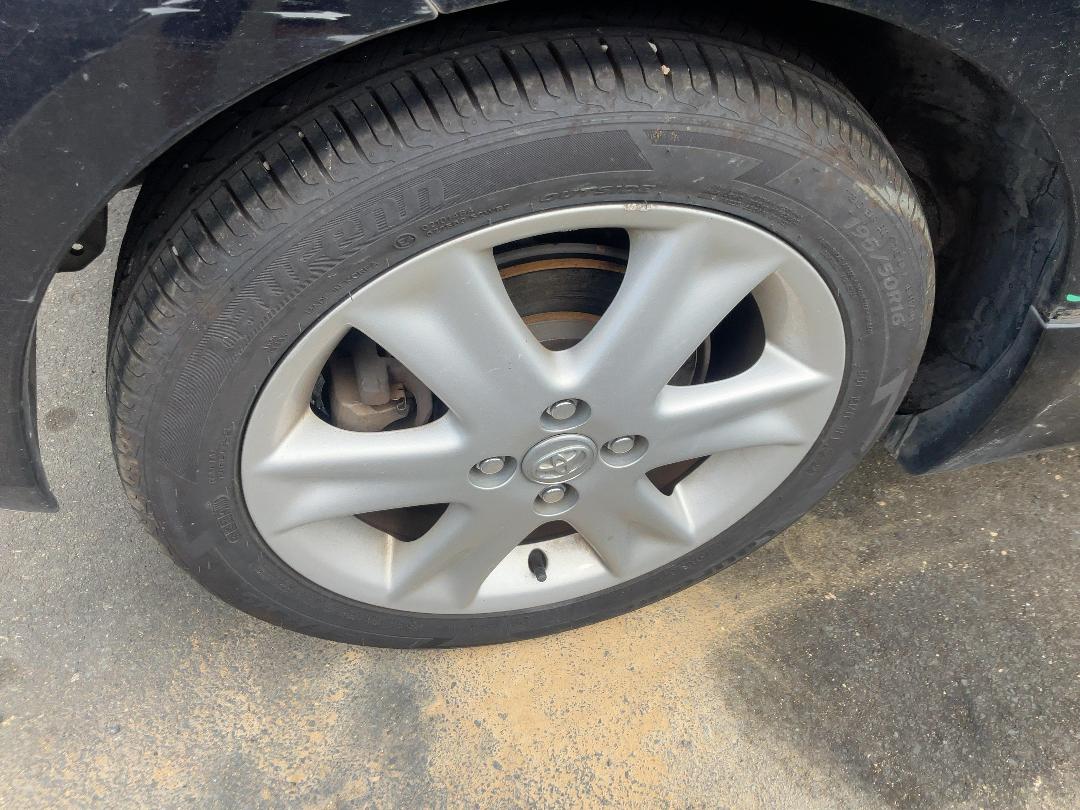 Photo '5' of Toyota Vitz