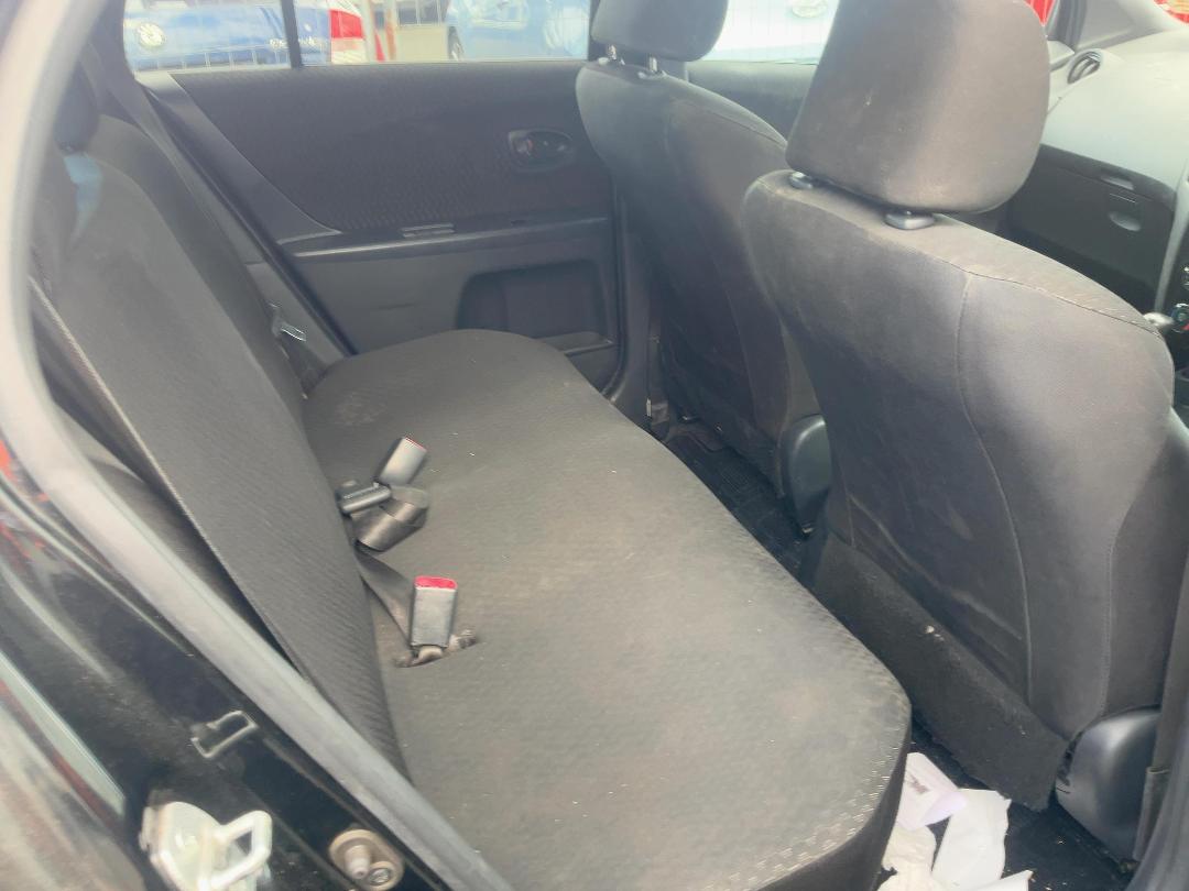 Photo '10' of Toyota Vitz