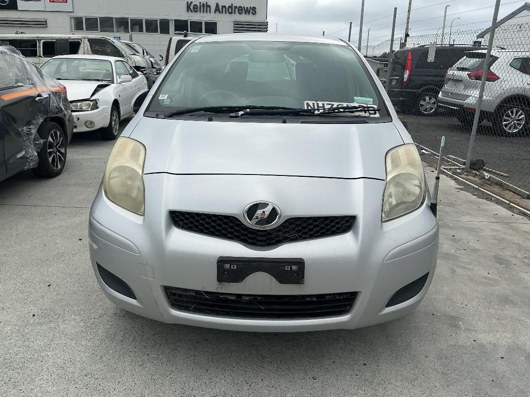 Photo '2' of Toyota Vitz