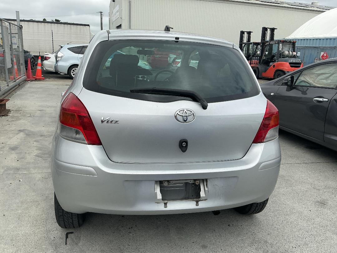 Photo '7' of Toyota Vitz