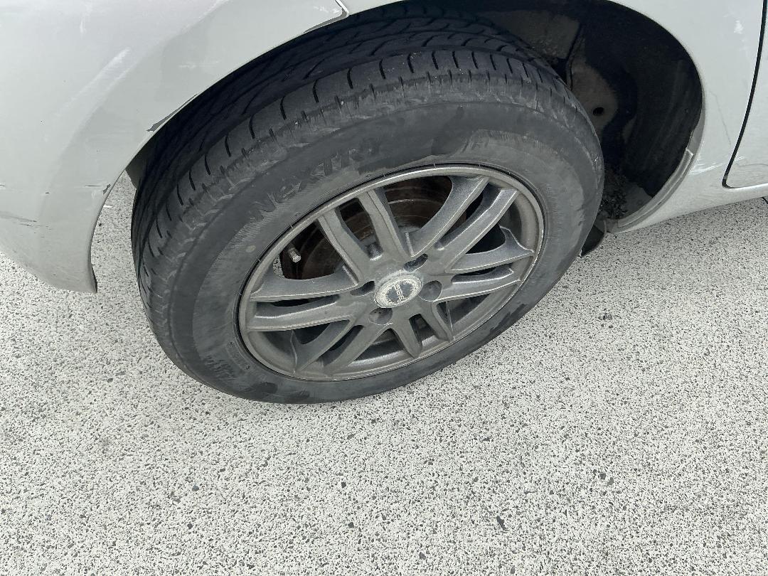 Photo '9' of Toyota Vitz