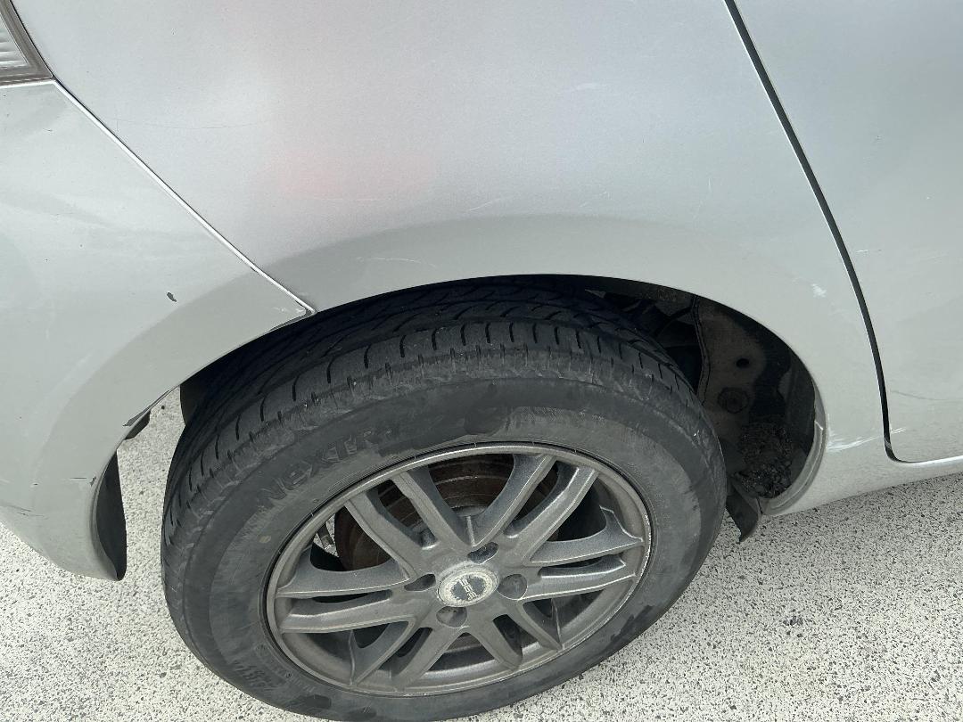 Photo '12' of Toyota Vitz