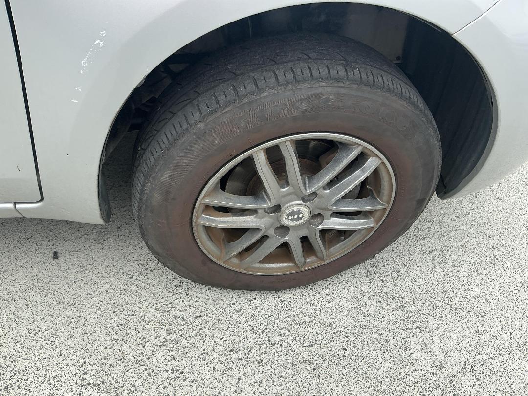 Photo '10' of Toyota Vitz