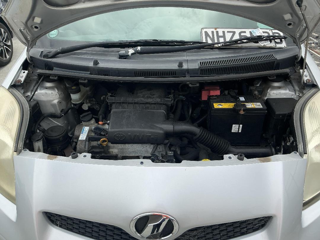 Photo '21' of Toyota Vitz