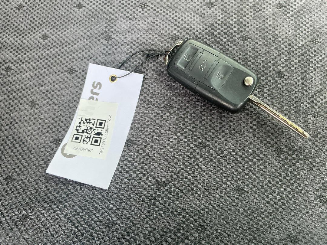 Photo '17' of Toyota Vitz