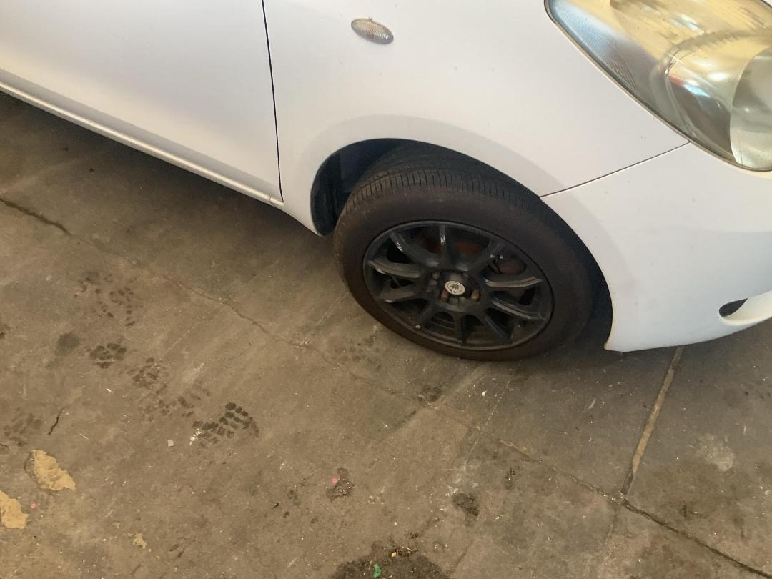 Photo '2' of Toyota Vitz