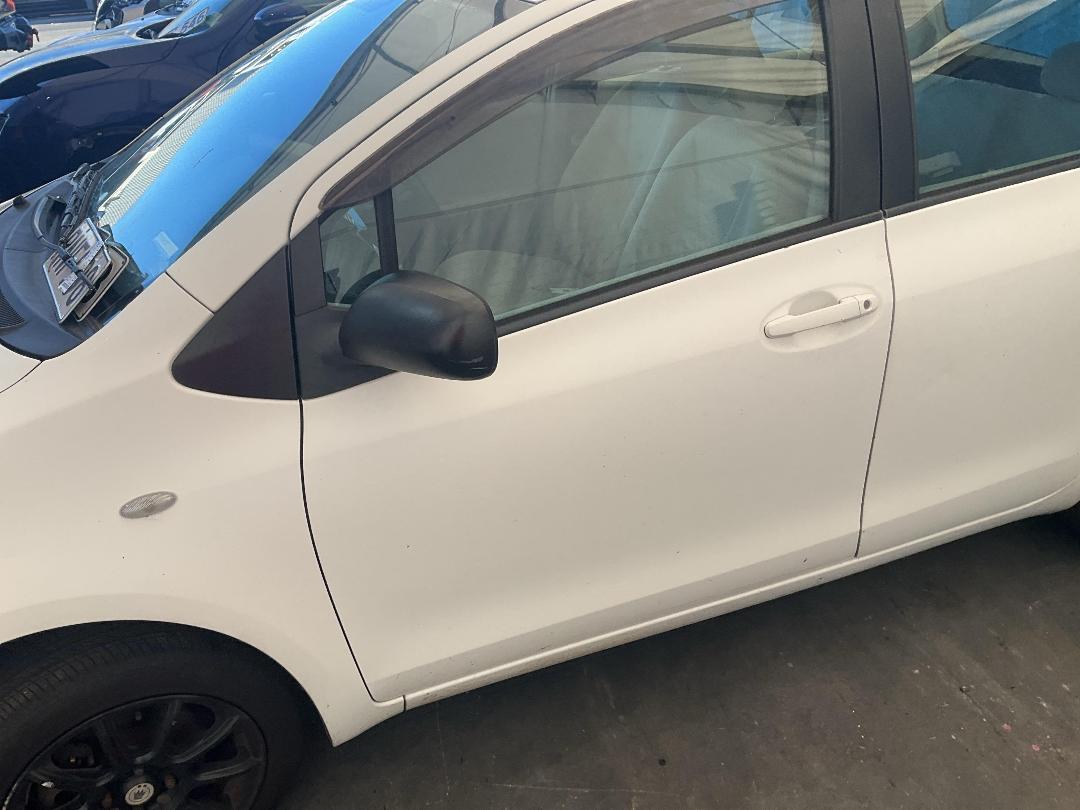 Photo '7' of Toyota Vitz