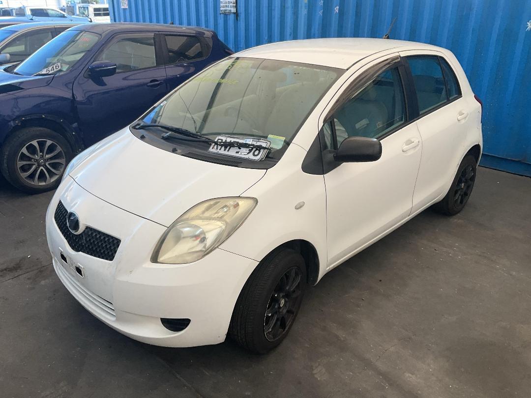 Photo '5' of Toyota Vitz