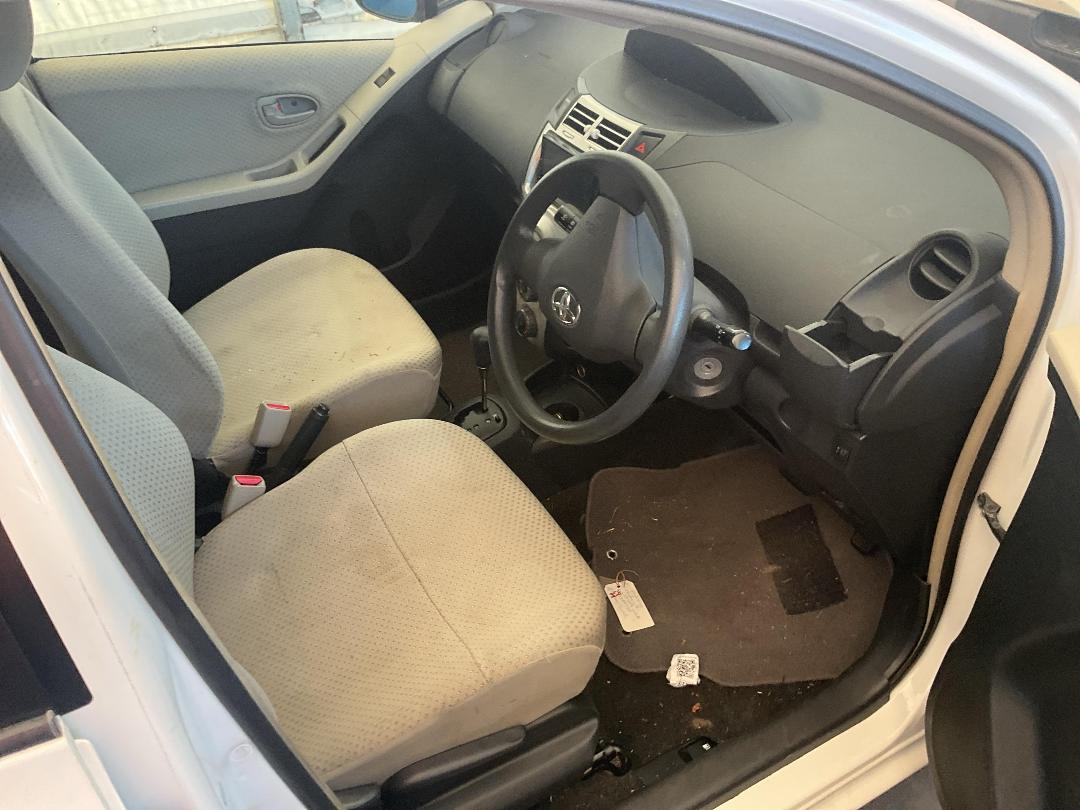 Photo '19' of Toyota Vitz