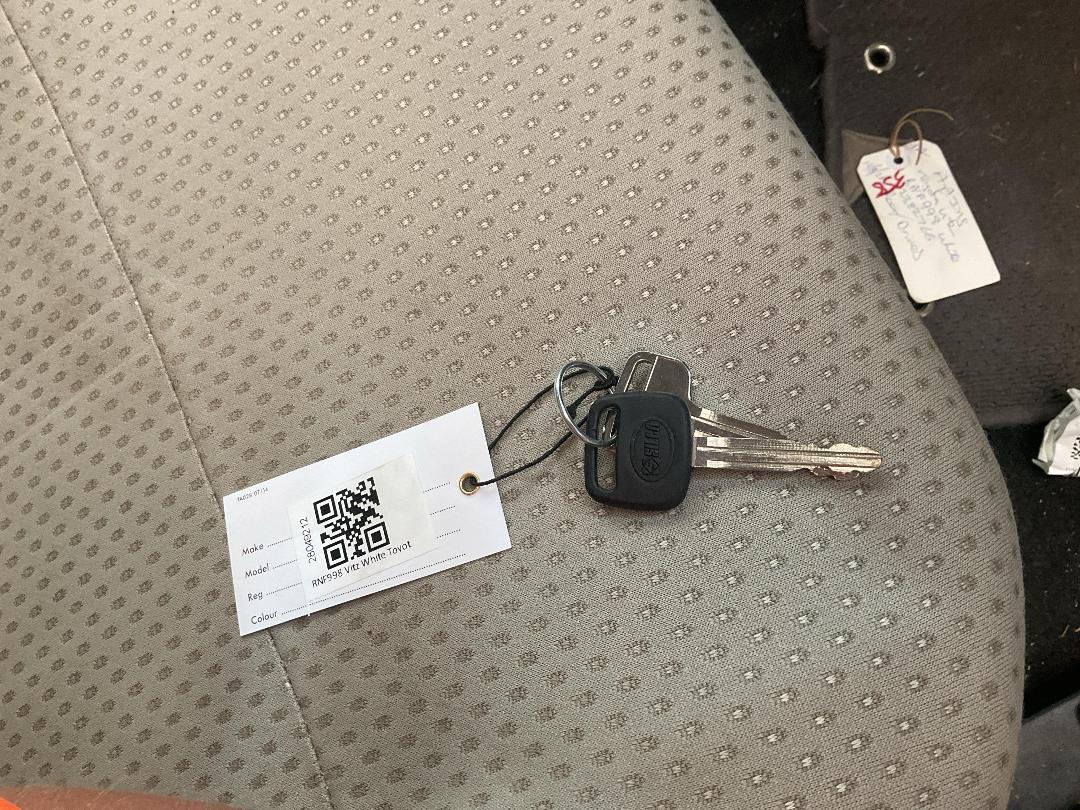 Photo '18' of Toyota Vitz