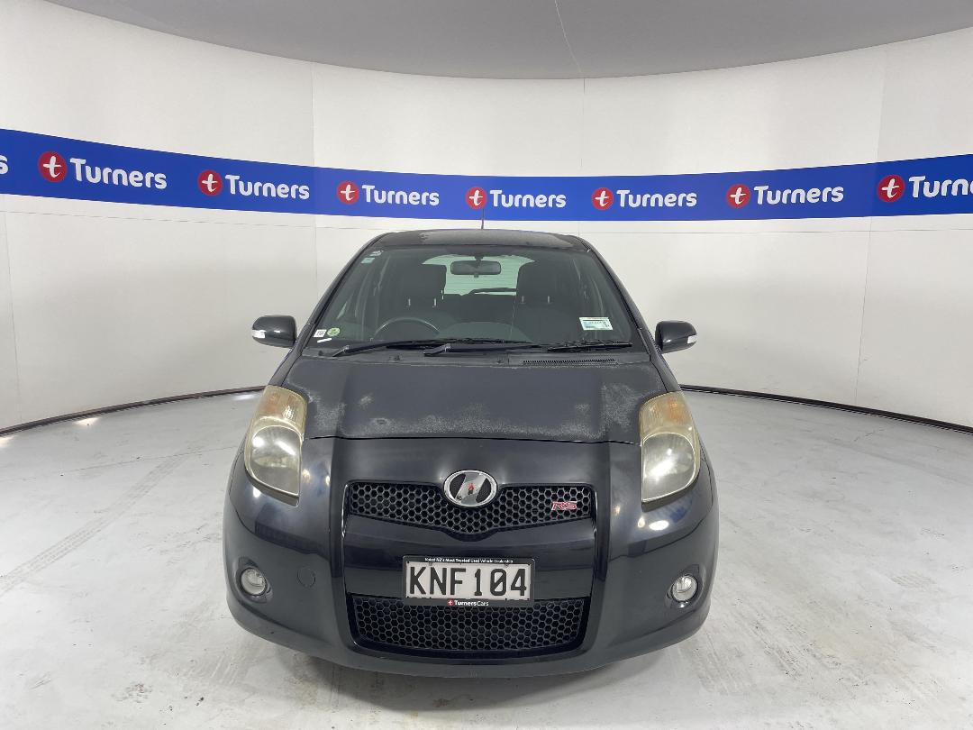 Photo '2' of Toyota Vitz