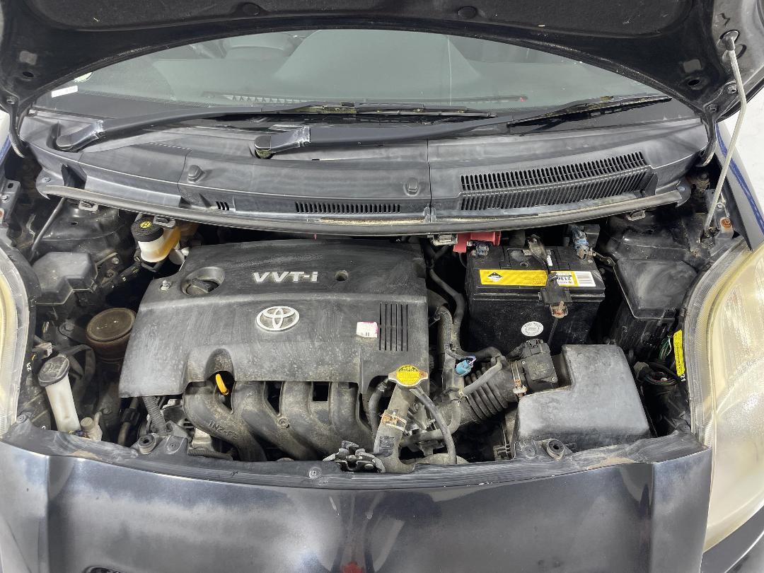 Photo '13' of Toyota Vitz