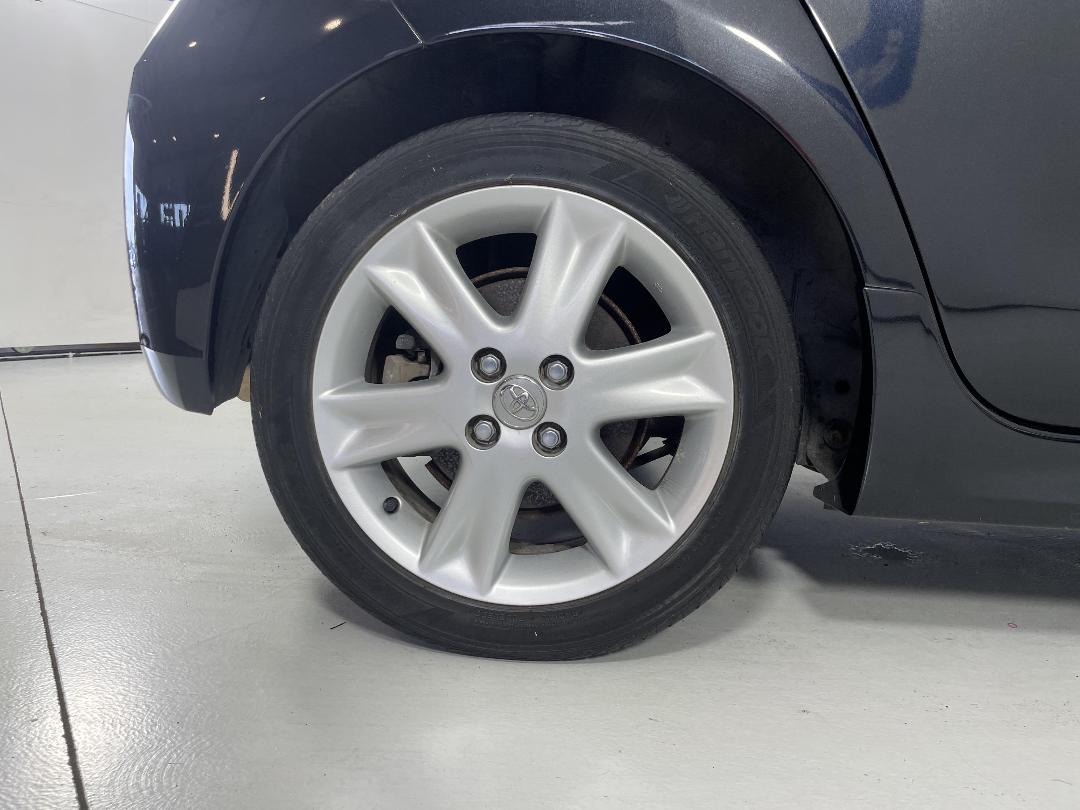 Photo '12' of Toyota Vitz