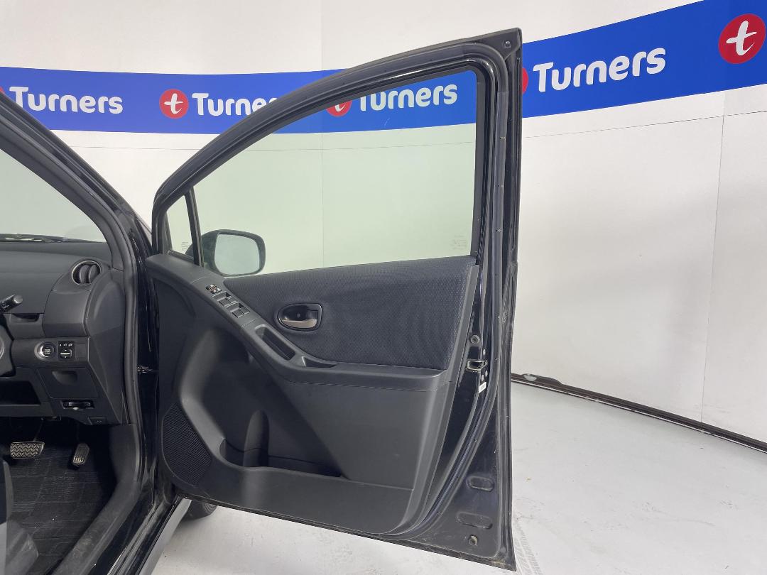 Photo '15' of Toyota Vitz