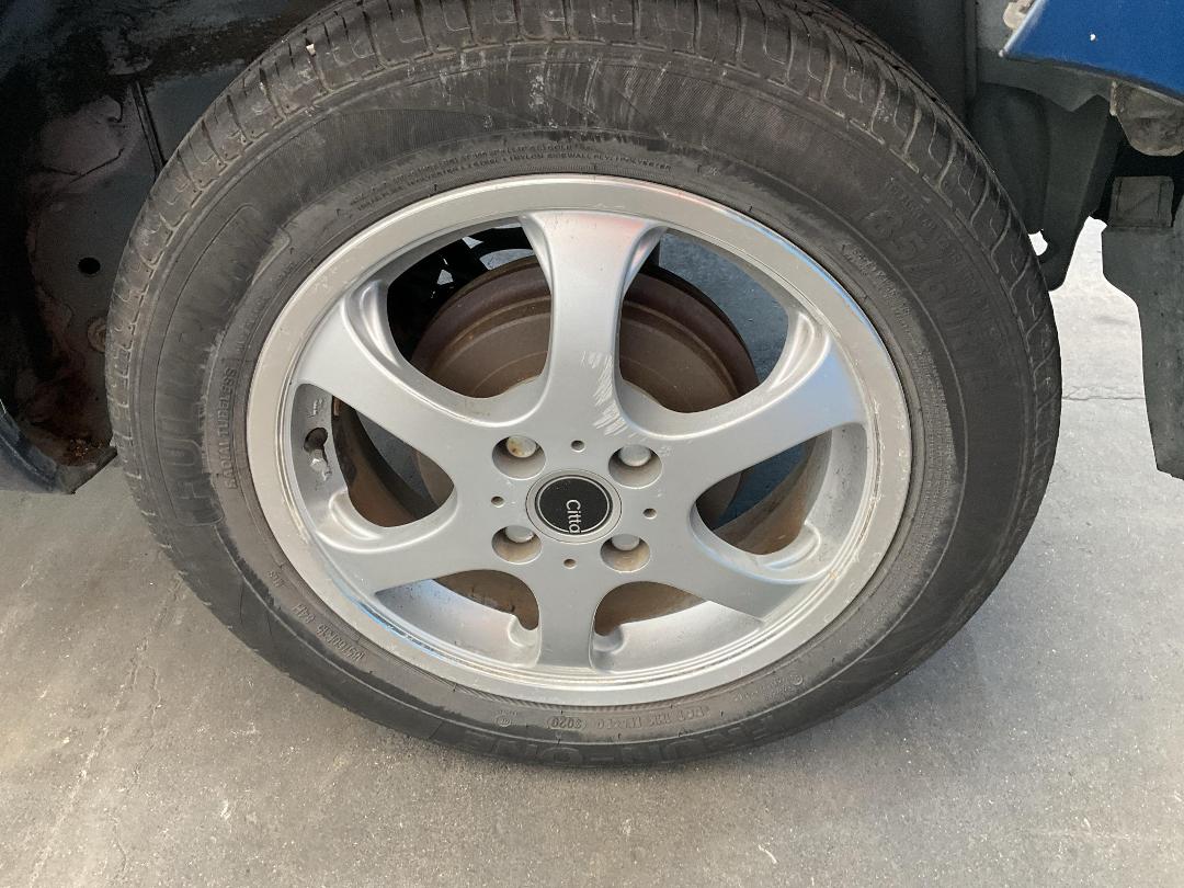 Photo '6' of Toyota Vitz