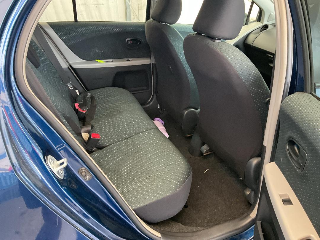 Photo '13' of Toyota Vitz