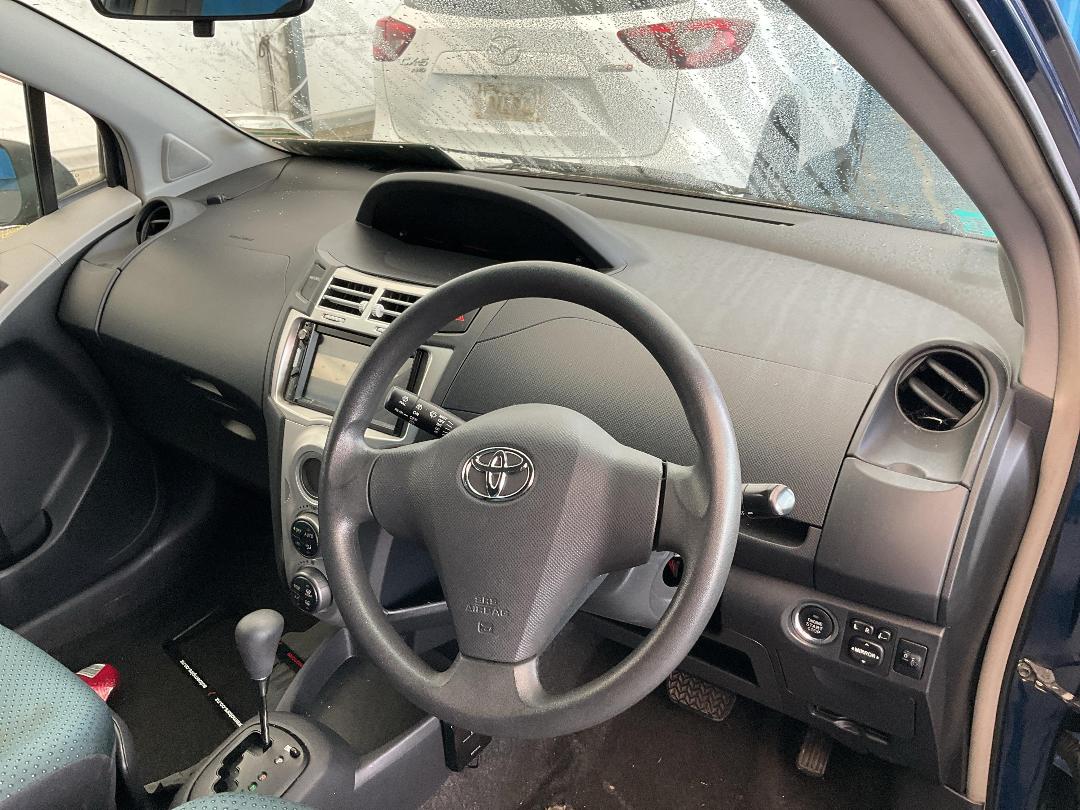 Photo '15' of Toyota Vitz