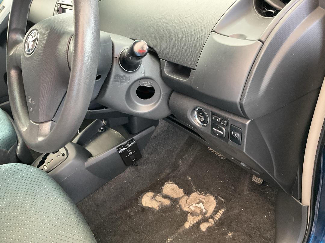 Photo '17' of Toyota Vitz