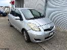 Thumbnail '2' of Toyota Vitz